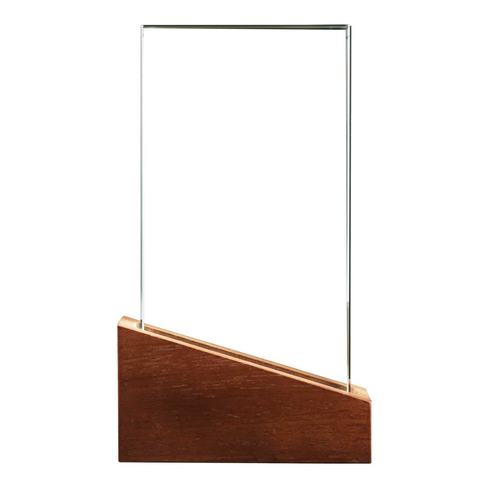 Reconocimiento rectangular de cristal con base inclinada de madera